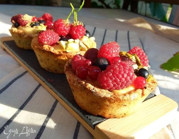 Как видно на фото, я обошлась без сахарной пудры, но вам решать. 