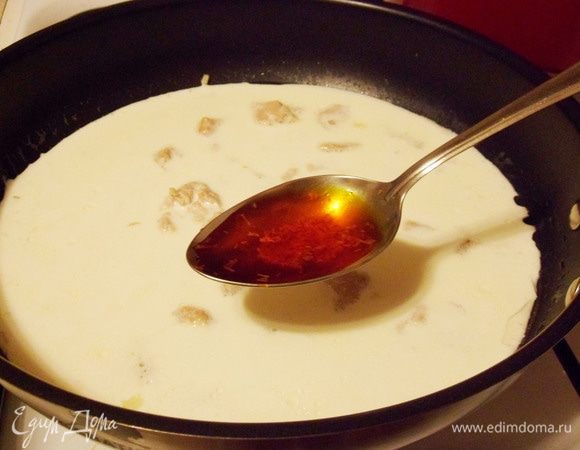 Добавить шафран в соус.