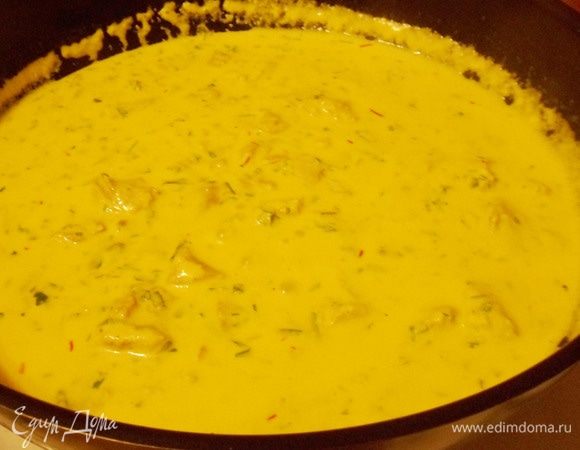 Сливочный соус с тунцом готов.