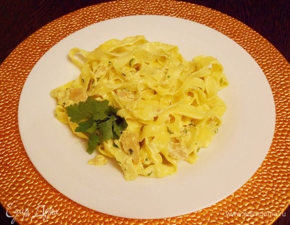 Феттучине с тунцом в сливочном соусе готовы. Остается только пожелать приятного аппетита. Угощайтесь! 