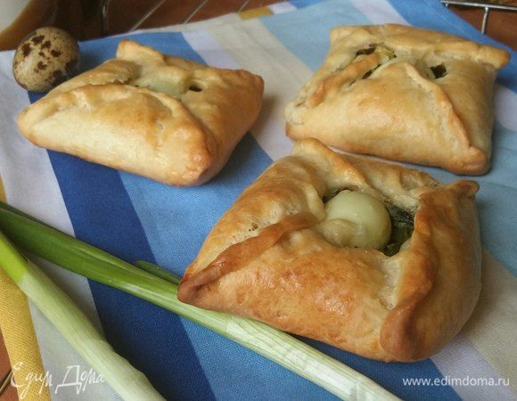 Выложить на полотенце остывать. В духовке конвертики раскрываются в серединке.