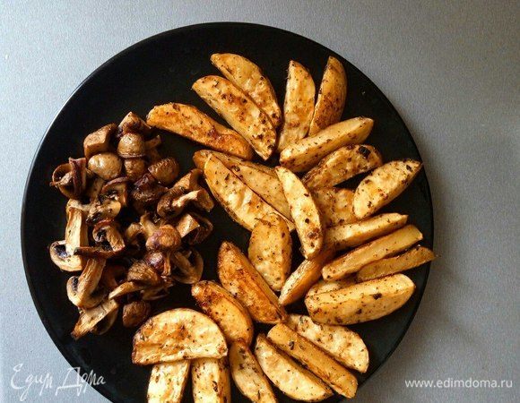 Ставим в духовку до готовности (30-40 минут) на 160-180°С,
зависит от мощности духовки.