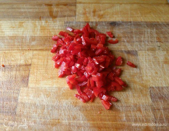 Порезать на мелкие кусочки.