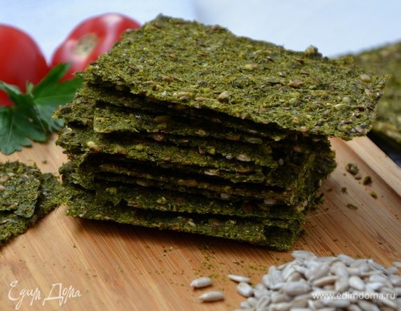 Хранить в контейнере для круп в темном сухом месте. 