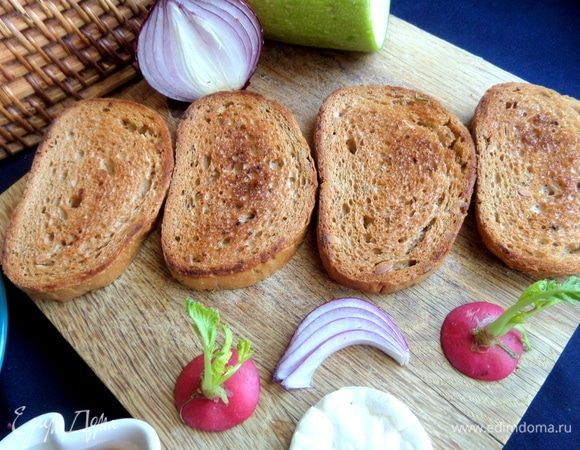 Перенести со сковороды.