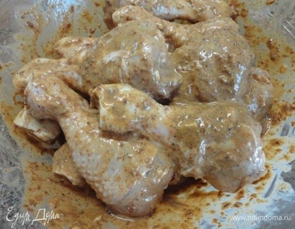 Мариновать куриные голени не менее 4-6 часов.
