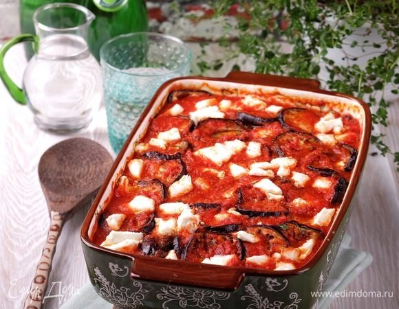 Запекать баклажаны около 30 минут.