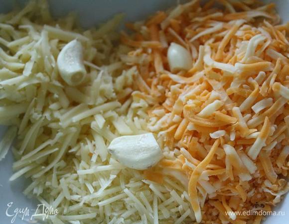 Начинковые ингредиенты тоже смешать :)