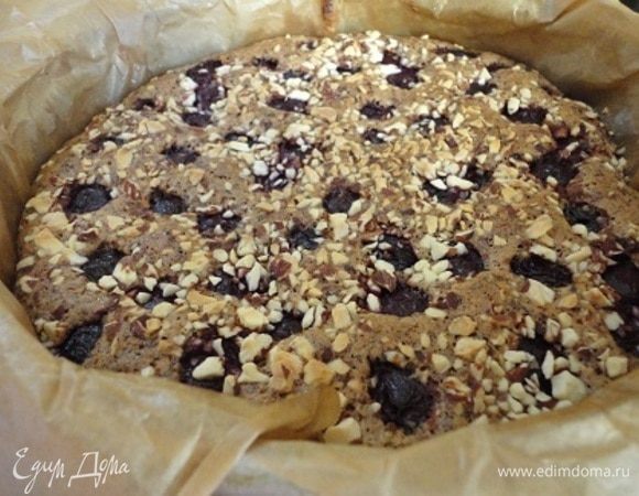 Запекаем в духовке 35-40 минут при температуре 190°С. Готовность проверяем деревянной шпажкой. 