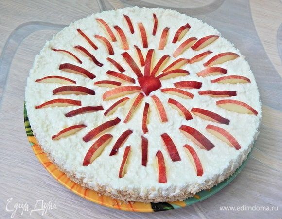 Охлажденный тарт аккуратно вынуть из формы и подавать к столу. Приятного чаепития! 