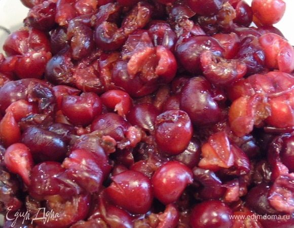 Удалите косточки.