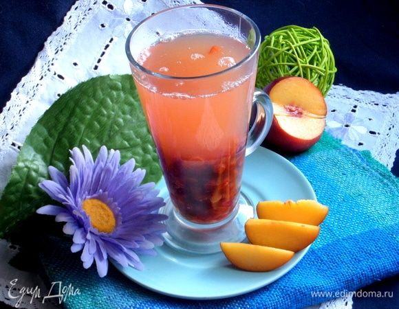 Красивый кисленький напиток утолит жажду летом.