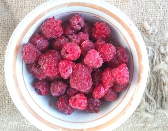 Мыть малину или нет? Решать вам. Если малина плотная (даже если она из вашего сада) — обязательно!