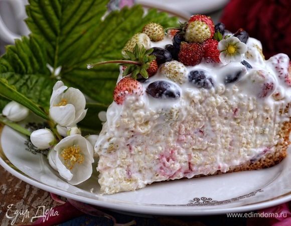 Торт получается невероятно вкусным, свежим и нежным.