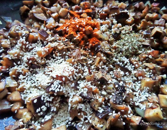 Кунжут или орешки.