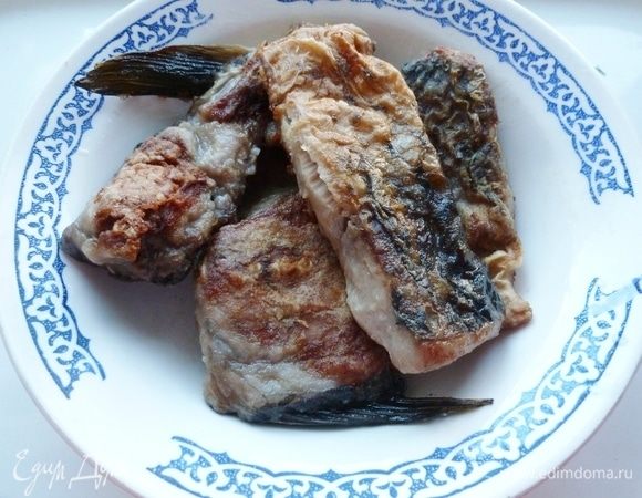 Обваляем в муке и обжарим до золотистого цвета.