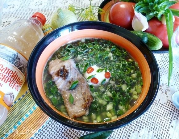При подаче добавьте в тарелку по ложке сметаны и по кусочку карпа. Вкуснятина! Приятного аппетита! 