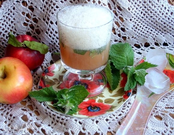 Подаем, пока не осела пенка.