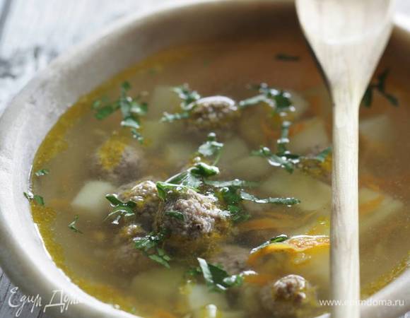 Петрушку мелко порубить и добавить в конце варки.