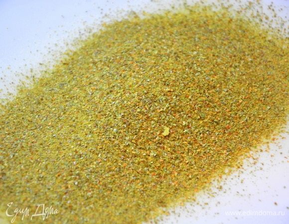 Просеять через сито. Крупные частички снова измельчить в блендере и просеять.