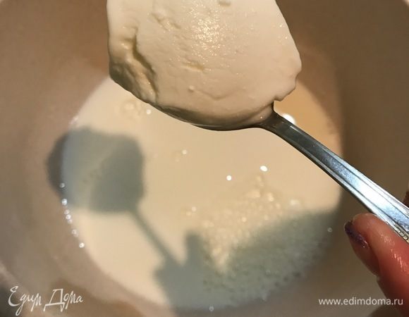 Творог, у меня был мягкий, как на фото.