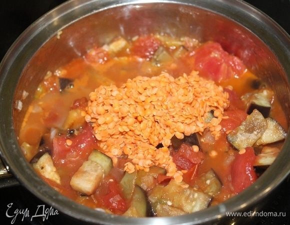 Добавить чечевицу.