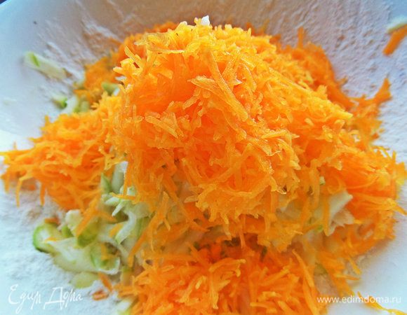 А вот тыкву лучше мелко натереть.