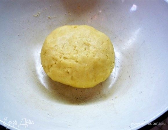 Замешиваем тесто.