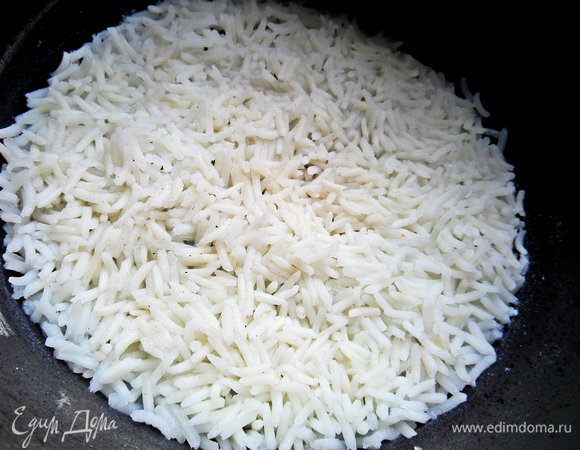 Рис отварить заранее.