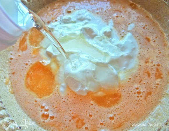 Влить масло без запаха.