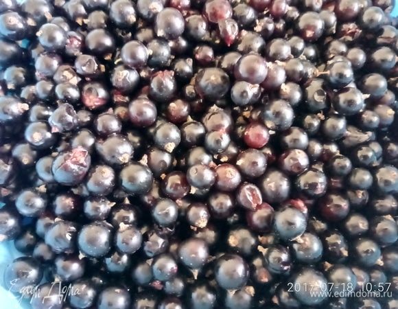 Ягоды перебираем, промываем.