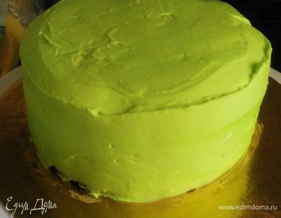 Достаем нашу заготовку из холодильника и покрывает оставшимся кремом.