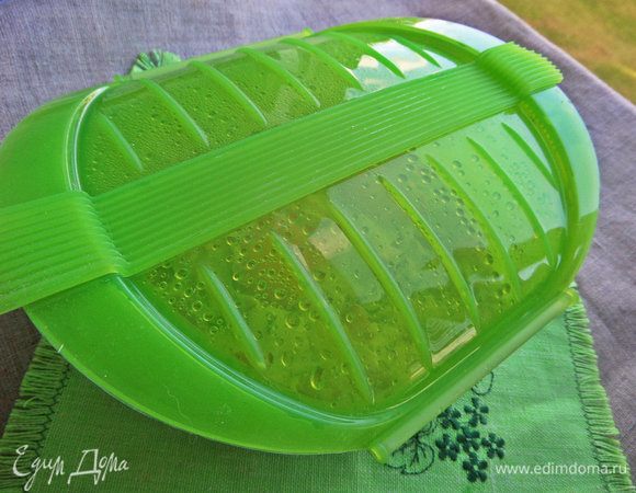 Перенести конверт на стол.