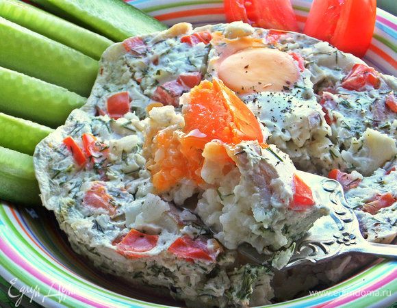 Подаем со свежими овощами и маслинами.