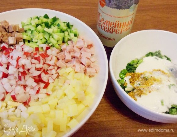 Основа окрошки и заправка готовы.