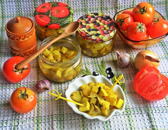 Удобно закрыть в небольшие баночки, чтобы сразу использовать.