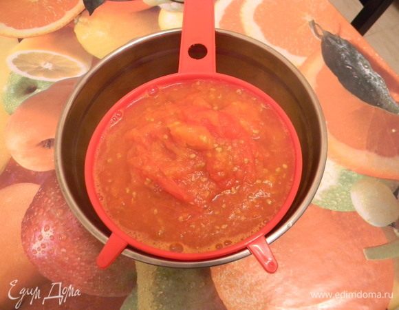 Протереть через сито, освободив от кожуры и семян.