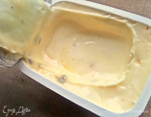 У меня был плавленый сыр с грибами, думаю, сушеными.