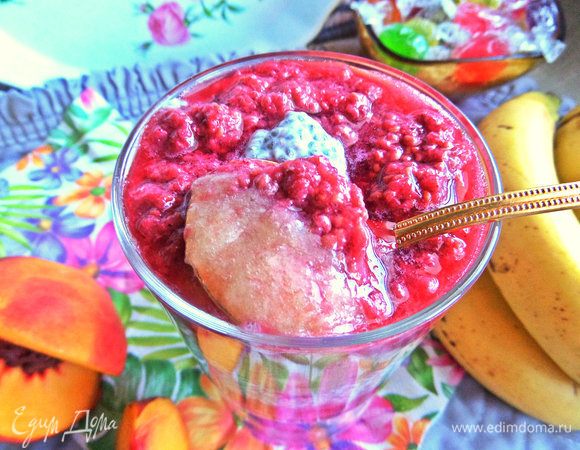 Кушаем десерт ложечкой.