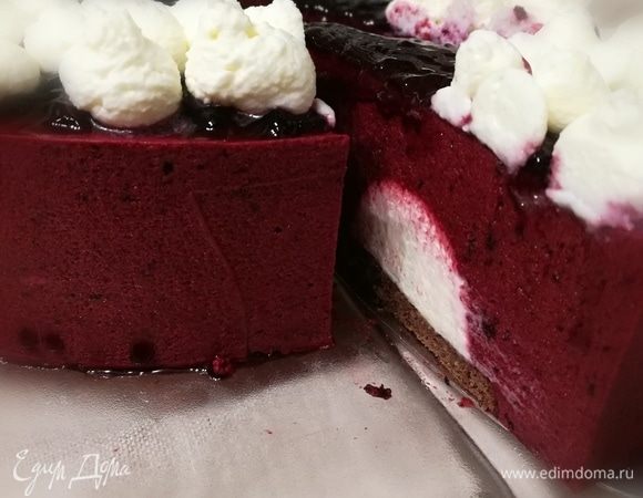 Вот уже просвечивается и серединка, тот самый заявленный сливочный секрет внутри :) 