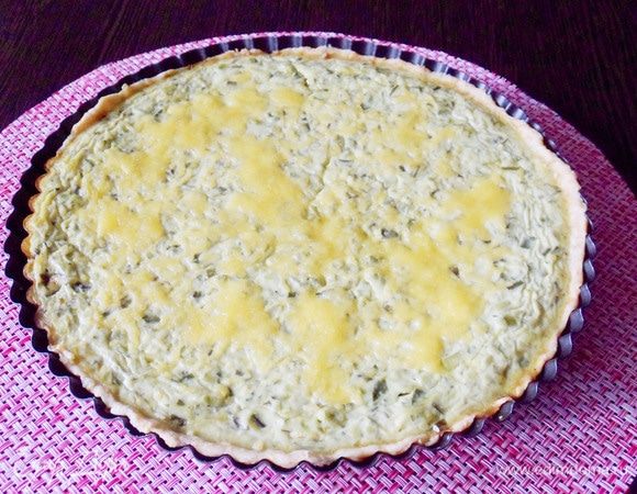 Пирог готов. Подавать можно в любом виде — и в теплом, и в холодном.