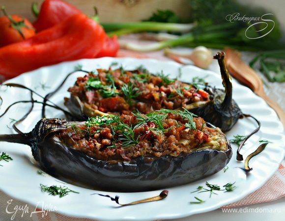 Подавайте блюдо горячим, посыпав свежей зеленью. Приятного вам аппетита!