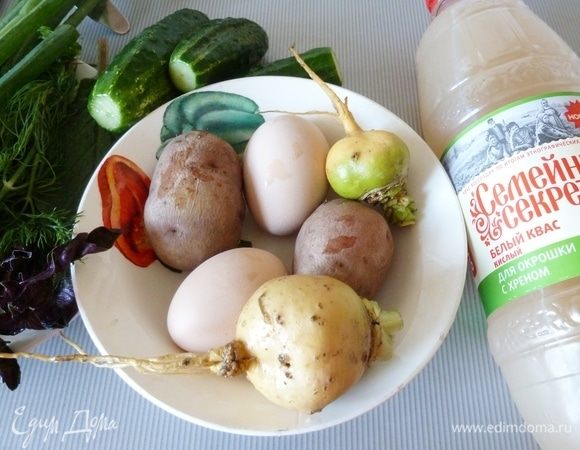 А так же вареная молодая картошечка, хрустящие огурчики, сочная репка и вареные яйца.