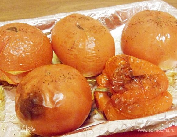 За это время овощи немного осядут, на помидорах лопнет кожица.