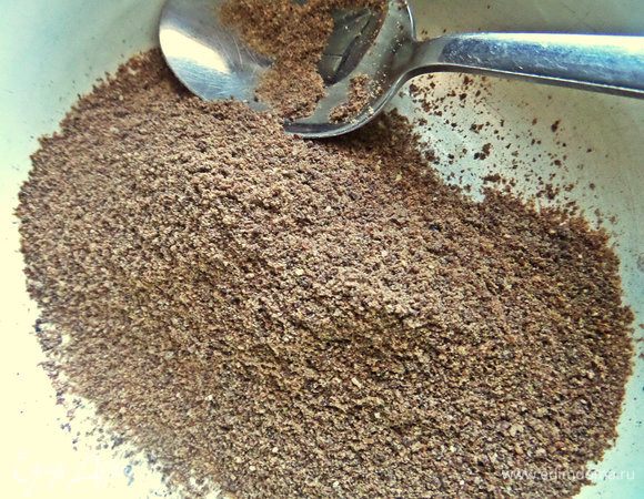 Льняная мука у меня была готовая, но можно самим перемолоть лен в кофемолке.