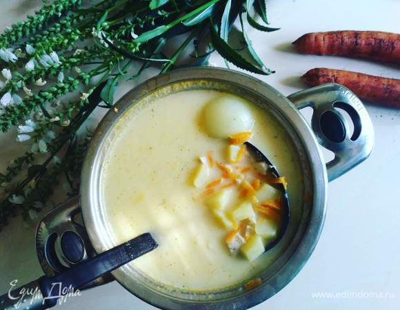 Достаем из супа лук. Соль и специи добавляем по вкусу.