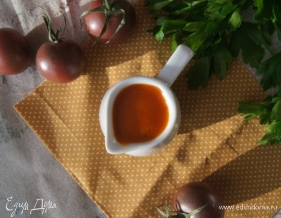 Кетчуп получается густоватый, пряный, с чили-остринкой.
