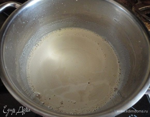 Влить кофе и оставить до полного остывания.