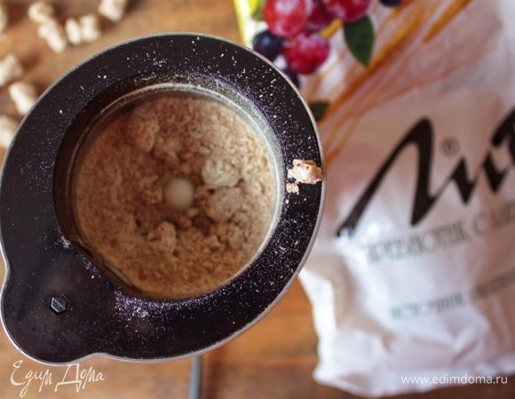 Хрустящие отруби «Лито» Пребиотик» смолоть в блендере или кофемолке.