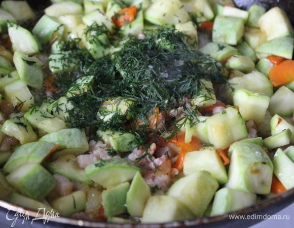 Добавить мелко порезанный укроп.